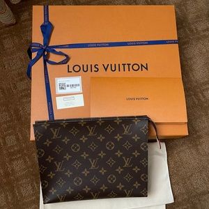 NWT Louis Vuitton Toiletry Pouch 26